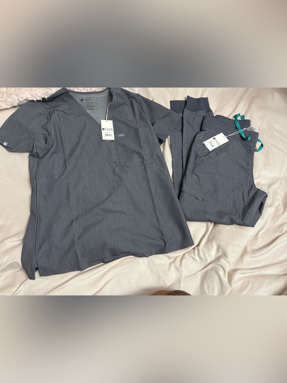 Figs scrub set